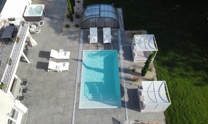 Lys-Haut-Layon Bed & Breakfast | Château du Beugnon