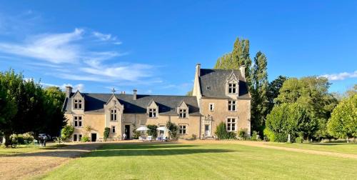 Parigne-le-Polin Bed & Breakfast | Château La Chevalerie - 24h du Mans
