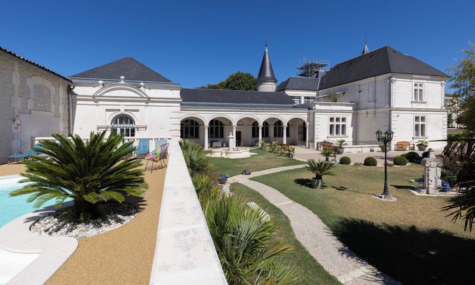 Cognac Bed & Breakfast | Château Pellisson