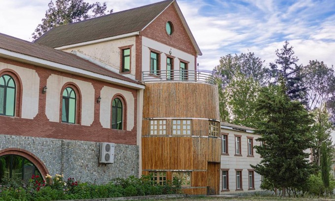 Azerbaijan Hotel | Chabiant Guesthouse Chateau Monolit