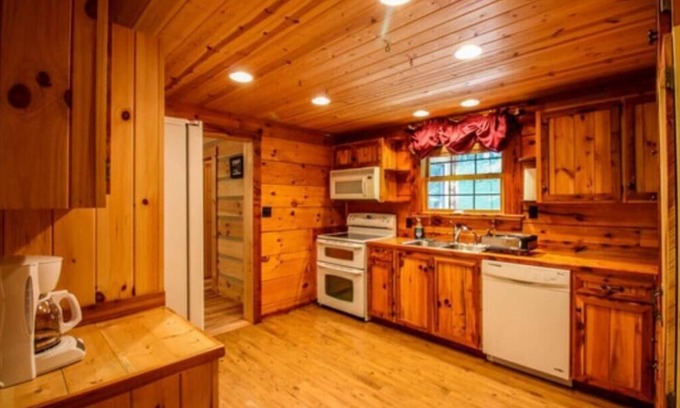 Stanley Cabin | Chadwick Cabin @ Shenandoah Woods