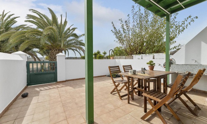 Costa Teguise Ski Chalet | Chafarí Garden - Costa Teguise - Holiday Home in Lanzarote