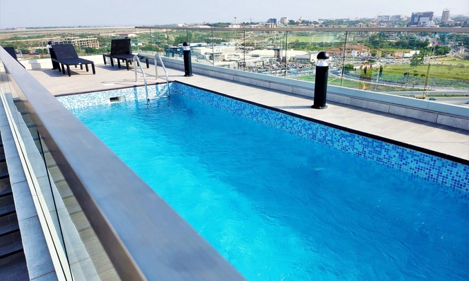 Accra Apartment | Chafford Suite-Douglas Luxury Apartments