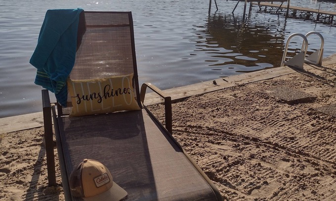 Greenville Cottage | Chain of Lakes Cottage: Sandy Beach and Sunset View