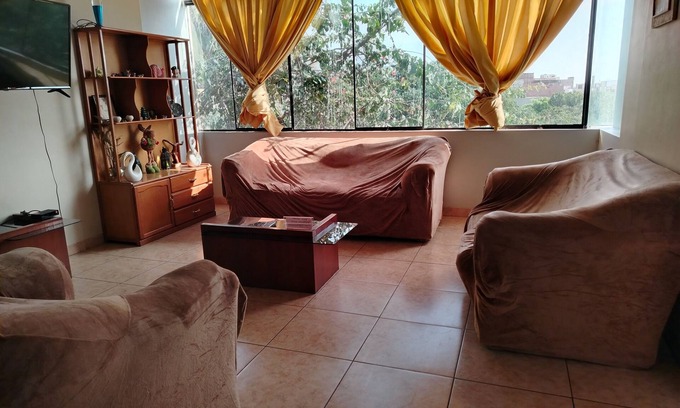Carmen de La Legua-Reynoso Bed & Breakfast | Chakana Family Home