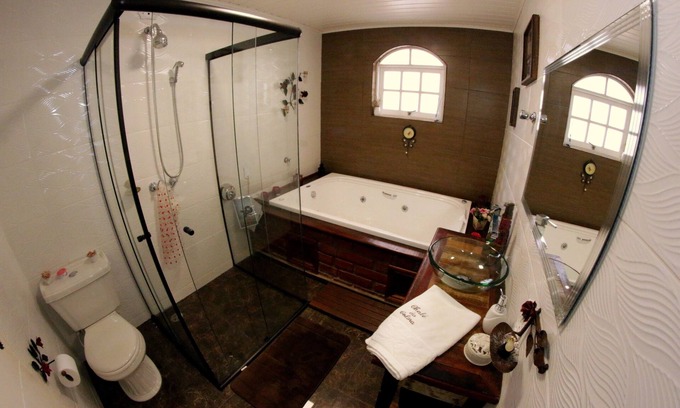 Monte Verde Ski Chalet | ('CHALÉ DA COLINA') TYPICAL ENGLISH VICTORIAN CHALET FOR UP TO 7 PEOPLE (WITH HYDRO)