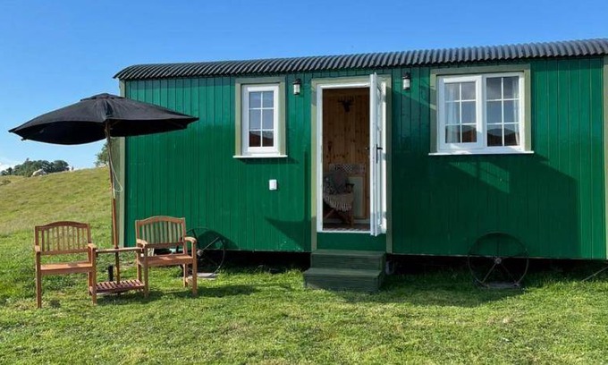 Saint John's Town of Dalry Ski Chalet | Chalet ∙ 1 bedroom ∙ 2 guests