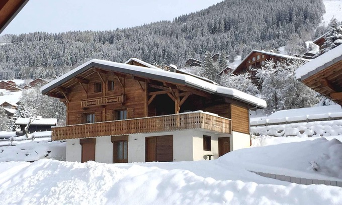 Chatel Ski Chalet | Chalet 14 pers (12 adults max) - authentic, spa, close to the centre and slopes