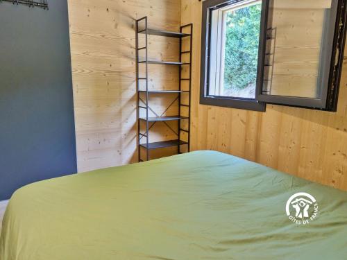 Saint-Berthevin House | Chalet 23 Le Moulin, Camping de Coupeau, 4 personnes