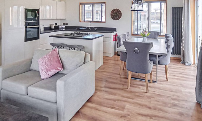 Newbury Ski Chalet | Chalet ∙ 3 bedrooms ∙ 6 guests