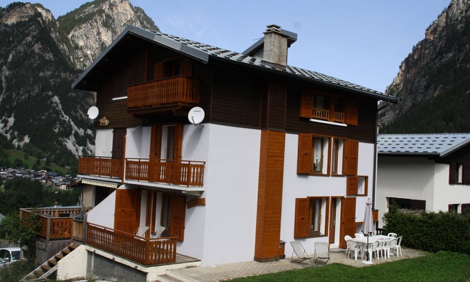 Pralognan-la-Vanoise Ski Chalet | Chalet 3 * for family holidays in summer and winter mountain
