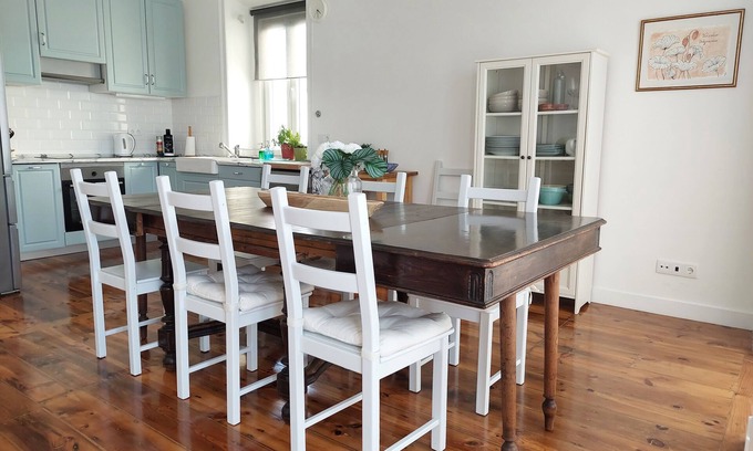 Estoril Ski Chalet | Chalet 90 steps from Estoril beach! NEW