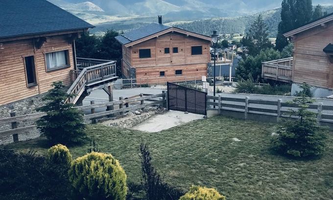 Font-Romeu-Odeillo-Via Ski Chalet | Chalet Avec Jardin, a 50 Mètres du bus des Pistes