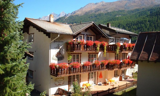 Zermatt City Centre Apartment | Chalet Aeschhorn