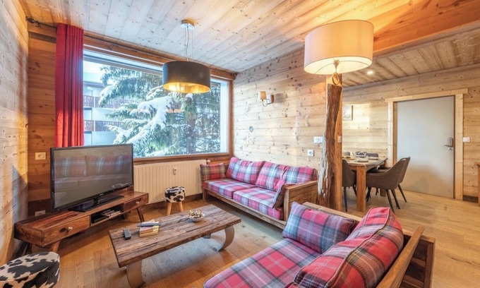 Viel-Alpe Ski Chalet | Chalet Alpe One in Alpe d'Huez at 1850 m - Village and 2 mins from the slopes