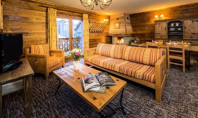 Arc-2000 Apartment | Chalet Altitude - Chalet de l'Ours* - 9 Room Apartment 16 People