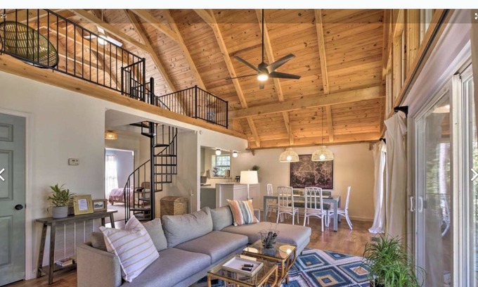 Cedar Bluff House | Chalet at Weiss Lake—private dock!