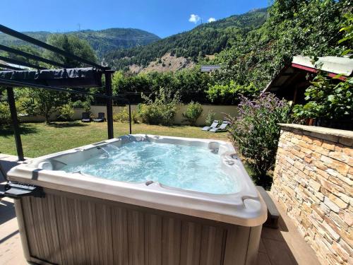 Aime Ski Chalet | Chalet avec Jacuzzi, billard, jardin clos, proche Paradiski