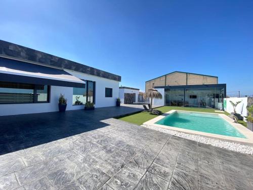 Sanlucar de Barrameda House | Chalet Benamejí