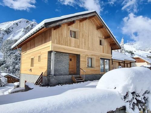 Saint-Sorlin-d'Arves Ski Chalet | Chalet Bon Amour
