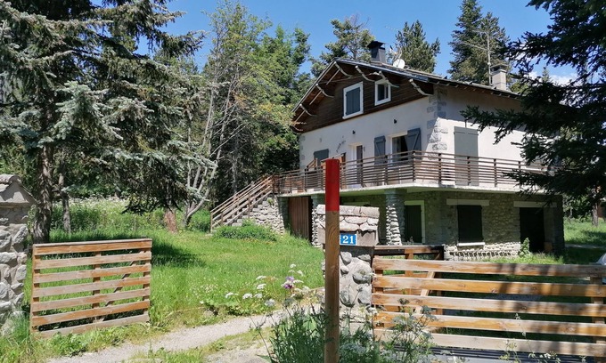 Superbolquere Ski Chalet | Chalet bottom in a quiet place near the slopes Pyrennees 2000