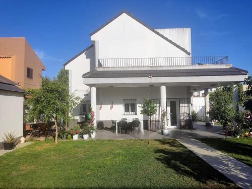 San Fernando House | Chalet con piscina
