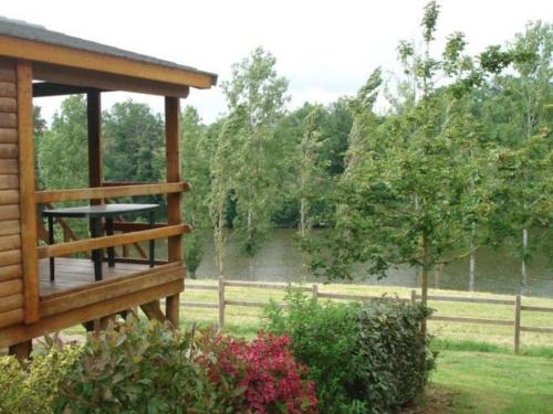 Naucelle Other | Chalet cosy - Vue sur l'étang avec terrasse - API-1-52-288