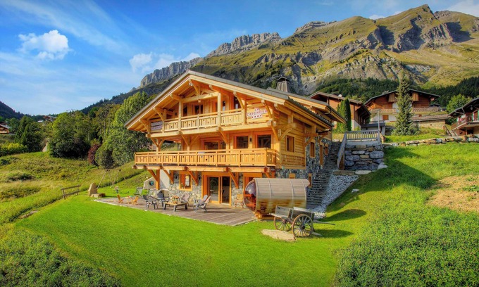 La Giettaz Ski Chalet | Chalet Crechoua - alpine home in Megève for 14, spa & slopes - OVO Network