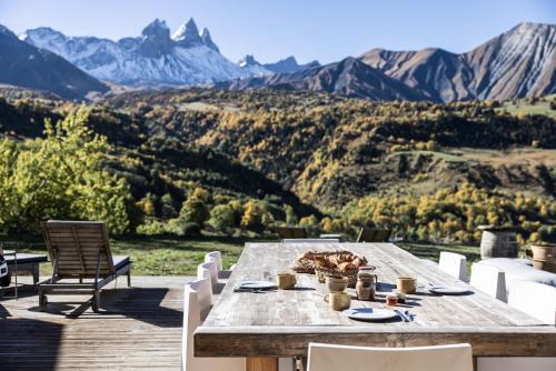 Albiez-Montrond Ski Chalet | Chalet D'albiez