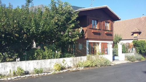 Saint-Maurice-en-Trieves Ski Chalet | Chalet dans village