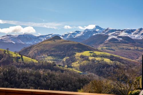 Arrodets-ez-Angles Ski Chalet | Chalet dans les Hautes- Pyrénées entre Lourdes et Bagnères Calme et Vue magnifique