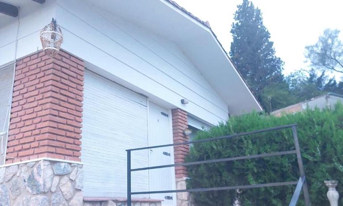Villa Carlos Paz Ski Chalet | Chalet de Montaña a 8 cuadras del centro de Carlos Paz con pileta de 9 x 4