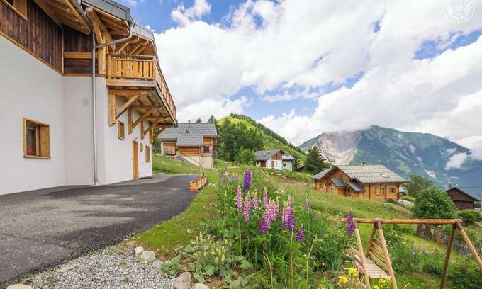 Albiez-le-Vieux House | Chalet DES Coeurs - Albiez Montrond