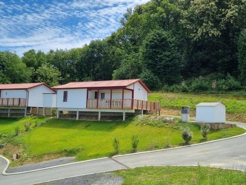 Hasparren Apartment | Chalet Etxean, de 1 à 6 personnes avec Barbecue, Parking et Piscine