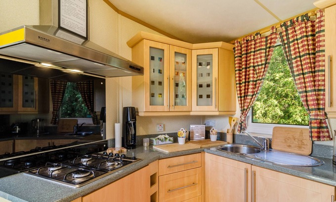 Wiesmoor Ski Chalet | Chalet 'Ferienwohung Biene' with Shared Garden and Wi-Fi