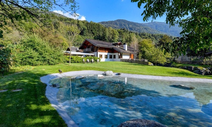 Giustino House | Chalet Field House