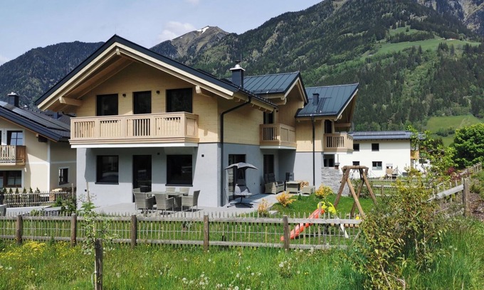 Bad Hofgastein Ski Chalet | Chalet for 6-9 persons in TOP LOCATION, directly on the river