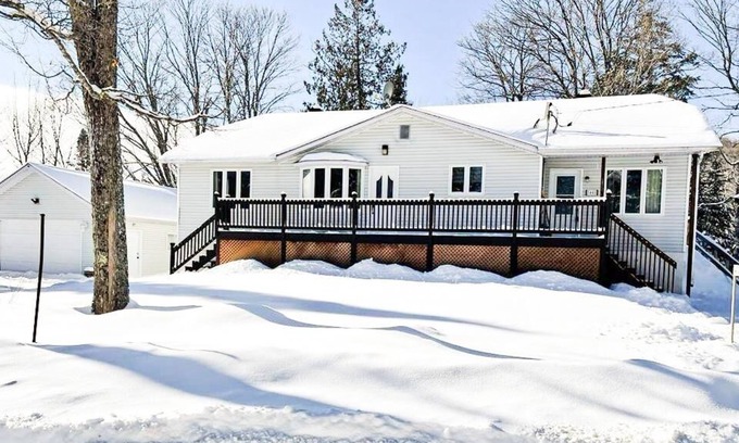 Wentworth-Nord Ski Chalet | Chalet for rent in Wentworth North, 20 minutes from Saint-Sauveur