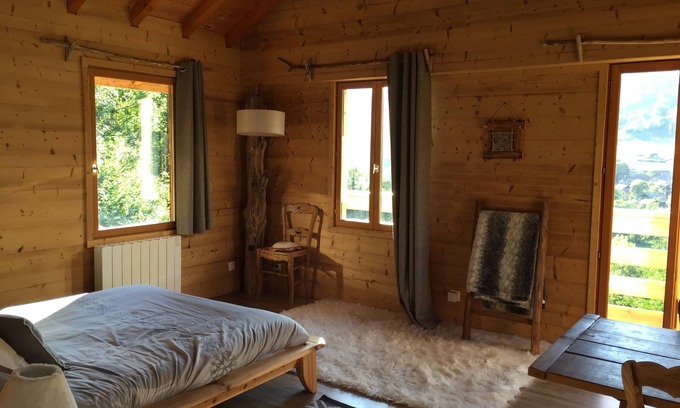 Les Villards-sur-Thones Ski Chalet | Chalet La Cabane d'Ernestine