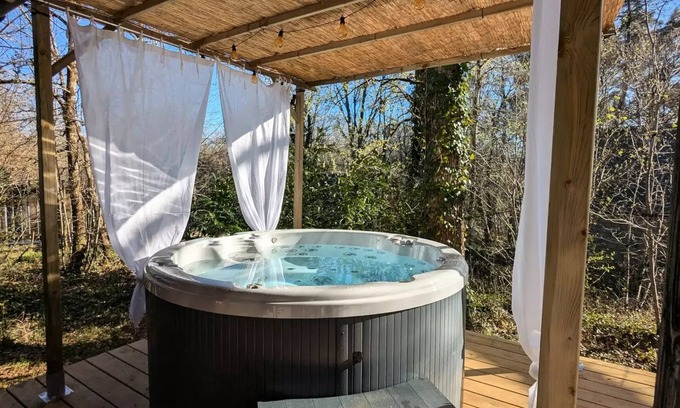 Biron Ski Chalet | Chalet Grand Chêne with SPA for 4 to 5 people - 4 people included in the price