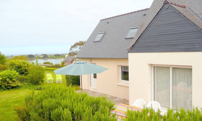 Landeda House | Chalet in Aber Wrach near Sandy Beaches