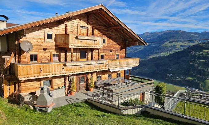 Hippach House | Chalet in Mayrhofen near Ski Slopes