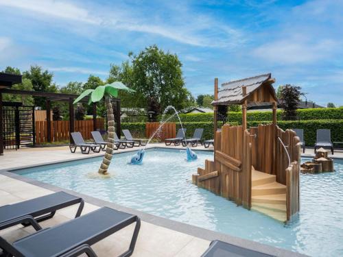 Municipality of Veldhoven Ski Chalet | Chalet in Brabant with Spacious Garden