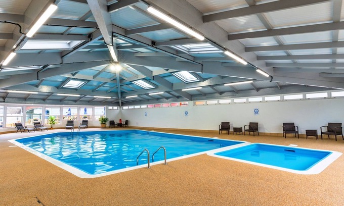 Saint John Ski Chalet | Chalet in Cornwall near Freathy Beach