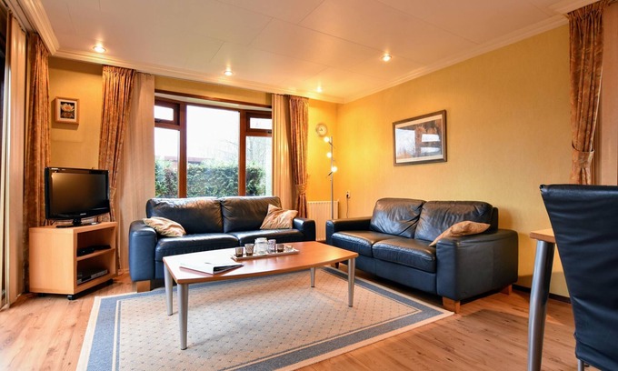 Garderen Ski Chalet | Chalet in Garderen with Fenced Garden