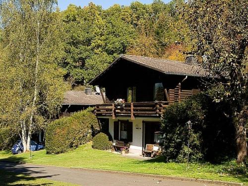 Schoenecken Ski Chalet | Chalet in Germany with Fireplace & Terrace
