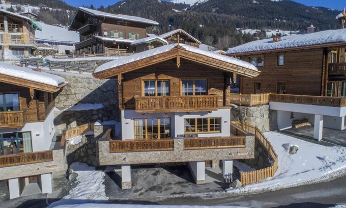 Schonbach Ski Chalet | Chalet in in Neukirchen near Wildkogel Ski Arena
