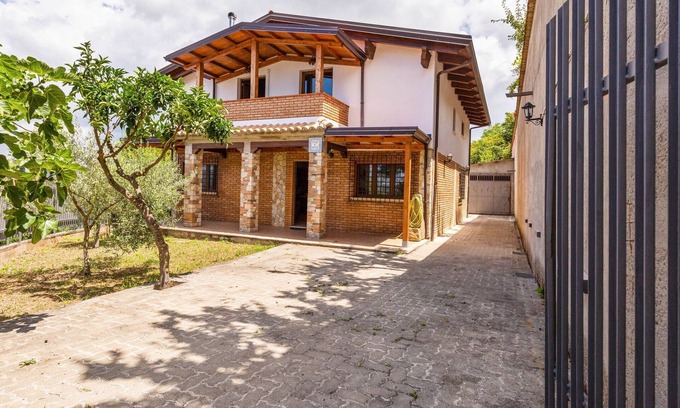 Motta Santa Lucia Ski Chalet | Chalet in Motta Santa Lucia in greenery