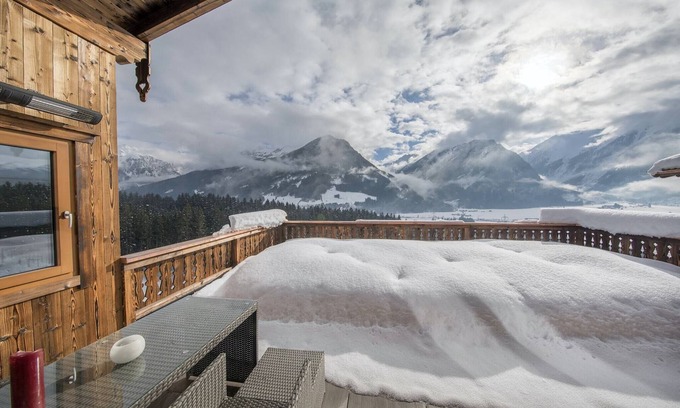 Schonbach Ski Chalet | Chalet in Neukirchen near Wildkogel Ski Arena