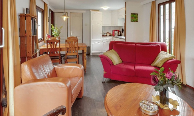 Stegeren Ski Chalet | Chalet in Stegeren with Pool and Gardens